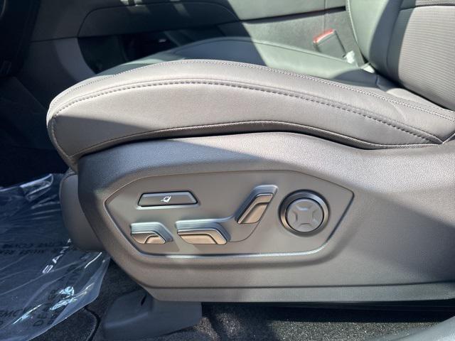 new 2025 Hyundai SANTA FE HEV car, priced at $51,004