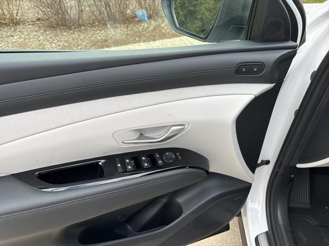 new 2025 Hyundai TUCSON Hybrid car, priced at $43,850