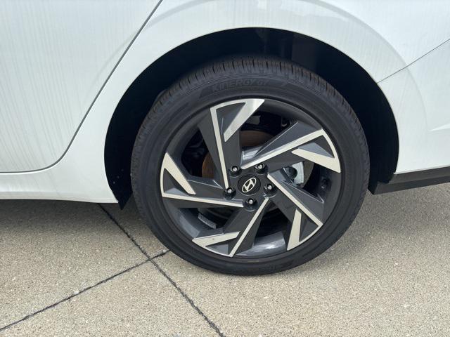 new 2025 Hyundai Elantra car, priced at $27,730