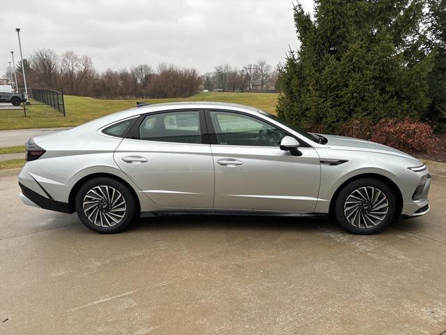 new 2025 Hyundai Sonata Hybrid car, priced at $39,115