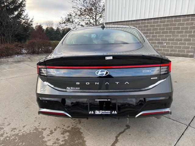 new 2025 Hyundai Sonata Hybrid car, priced at $38,810