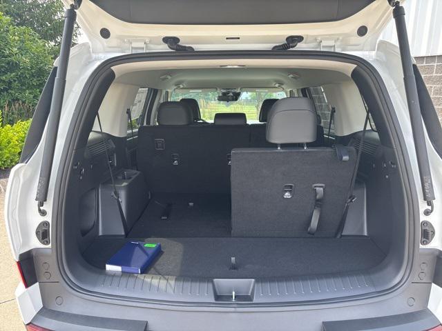 new 2025 Hyundai Santa Fe car, priced at $39,800