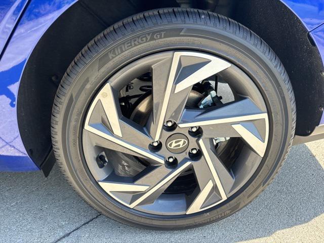 new 2025 Hyundai Elantra car, priced at $25,715