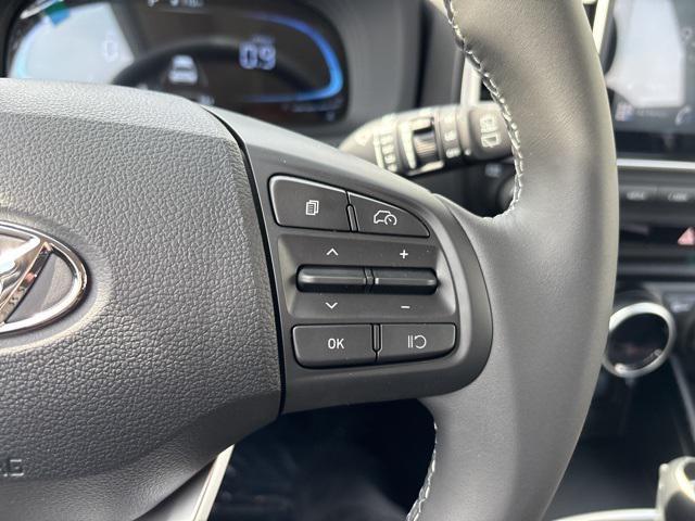 new 2025 Hyundai Venue car, priced at $24,165
