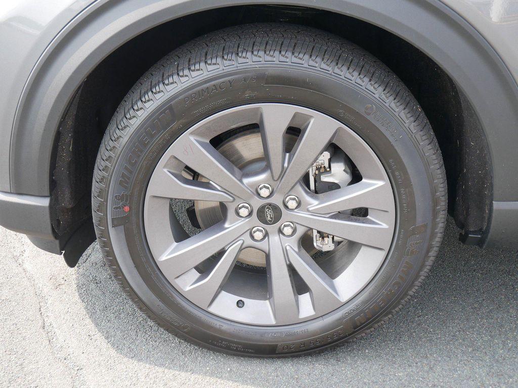 new 2025 Ford Explorer car, priced at $48,920