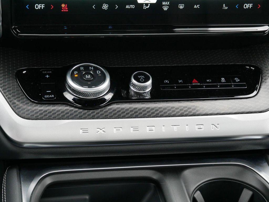 new 2025 Ford Expedition Max car, priced at $87,375