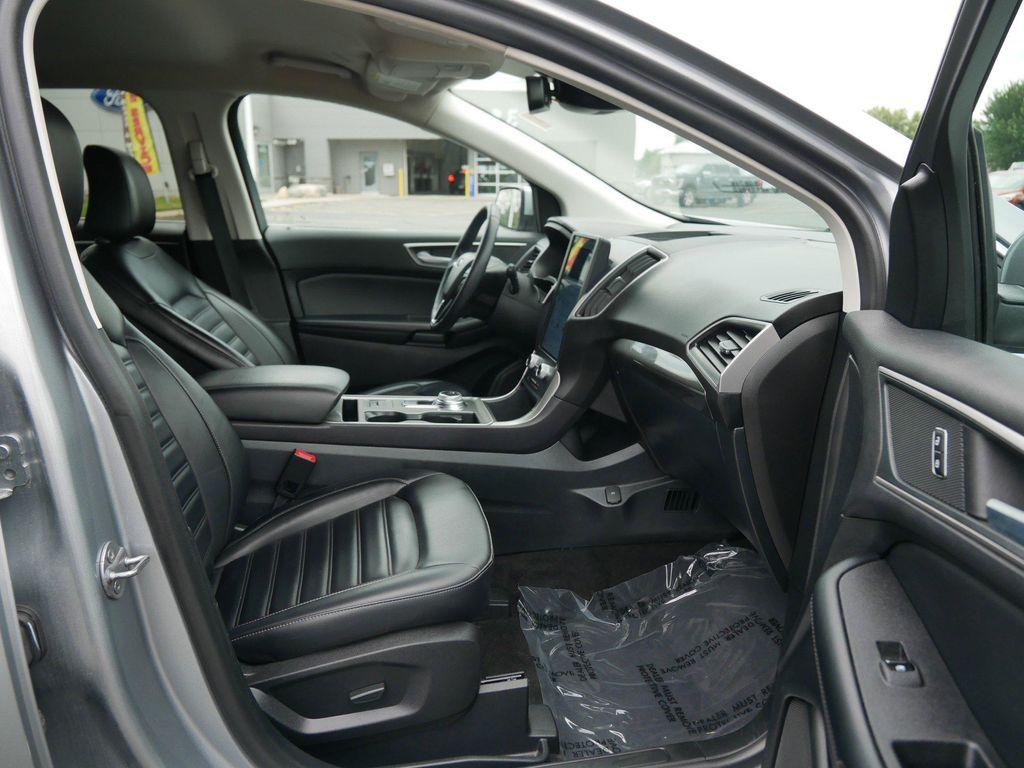 used 2024 Ford Edge car, priced at $22,987