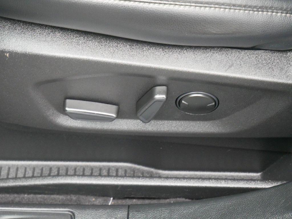 used 2023 Ford Edge car, priced at $22,987