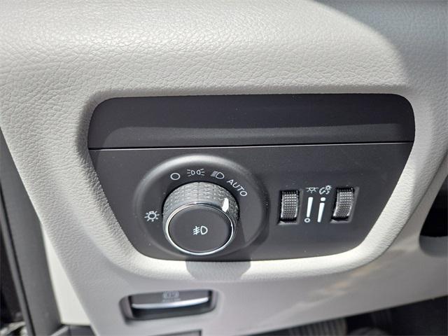 used 2022 Jeep Grand Cherokee car, priced at $38,991