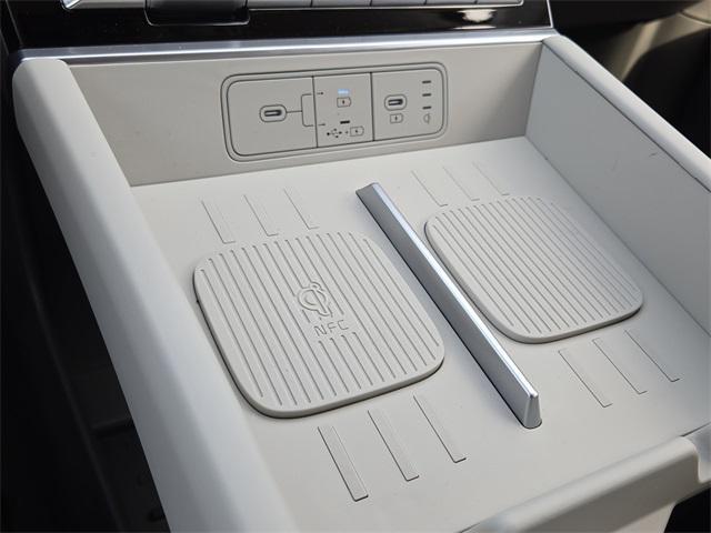 new 2025 Hyundai Santa Fe car, priced at $40,378