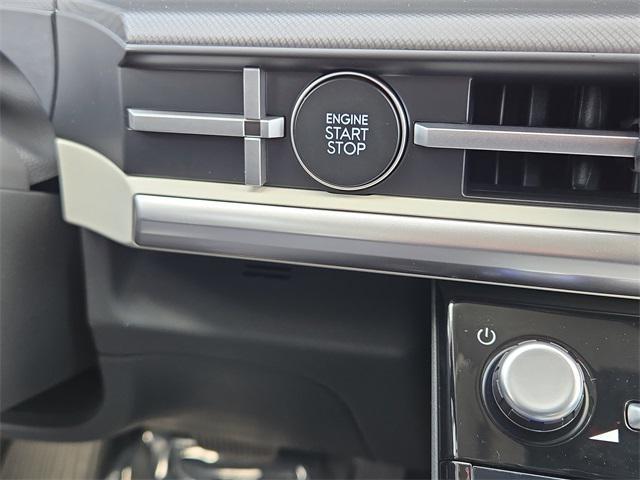 new 2025 Hyundai Santa Fe car, priced at $40,378