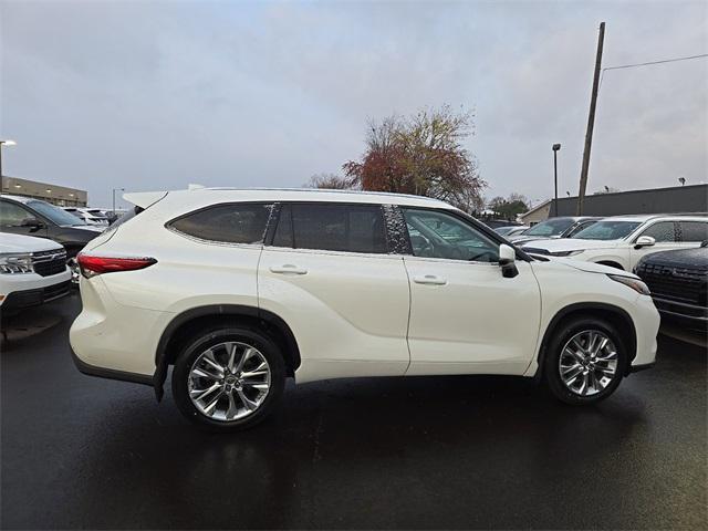 used 2020 Toyota Highlander car, priced at $34,991