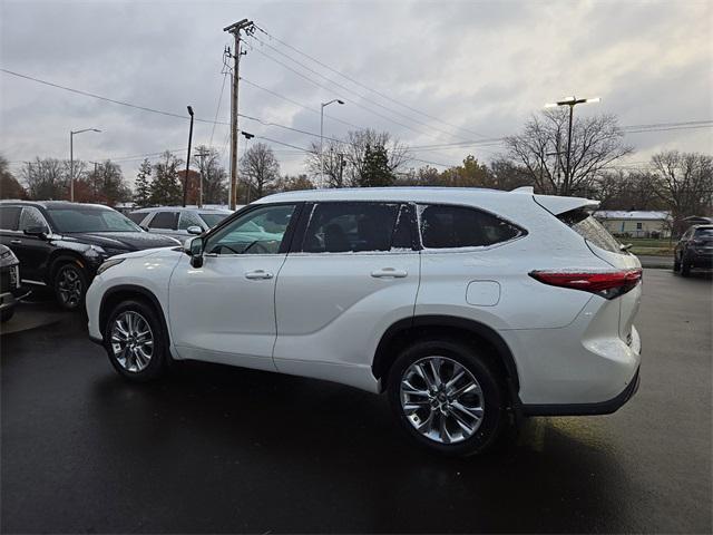 used 2020 Toyota Highlander car, priced at $34,991