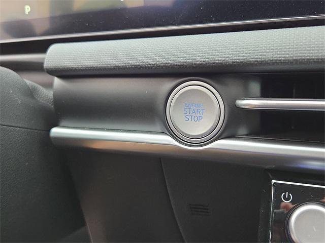 new 2025 Hyundai TUCSON Hybrid car, priced at $36,725