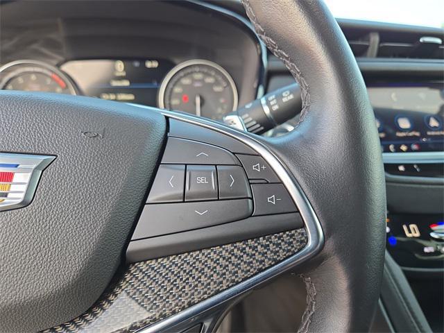 used 2021 Cadillac XT5 car, priced at $30,991
