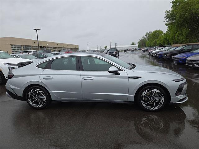 new 2025 Hyundai Sonata car, priced at $31,397