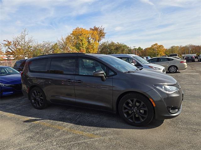 used 2018 Chrysler Pacifica car