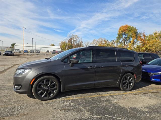 used 2018 Chrysler Pacifica car