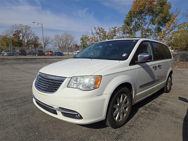 used 2012 Chrysler Town & Country car