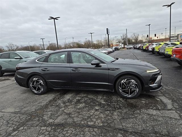 new 2024 Hyundai Sonata car, priced at $32,325