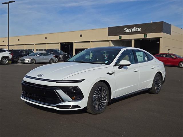 new 2025 Hyundai Sonata Hybrid car, priced at $37,985