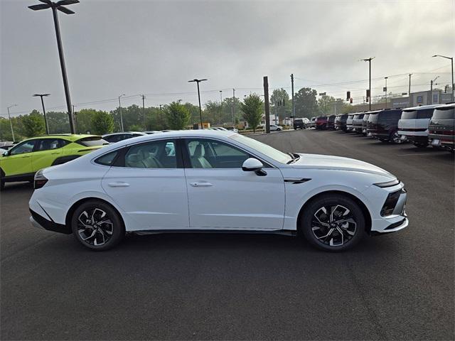 new 2024 Hyundai Sonata car, priced at $28,329