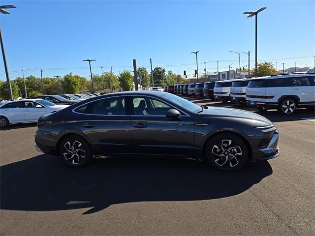 new 2025 Hyundai Sonata car, priced at $29,699