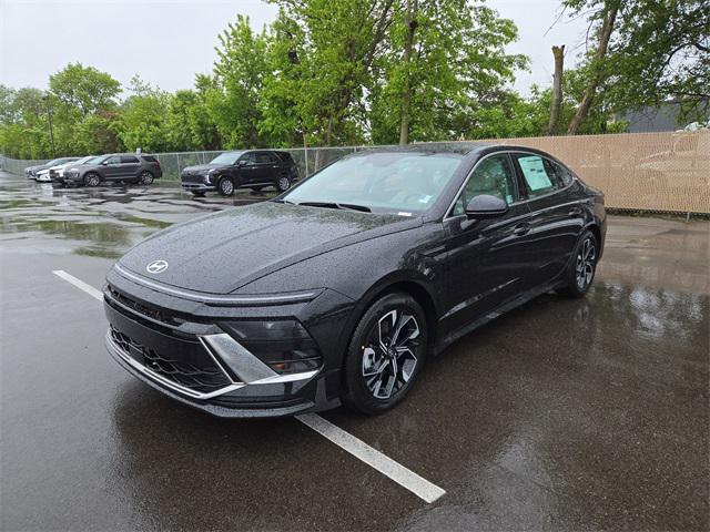 new 2025 Hyundai Sonata car, priced at $29,527