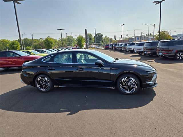 new 2024 Hyundai Sonata car, priced at $30,815