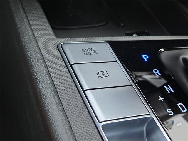 new 2025 Hyundai Elantra car, priced at $27,358