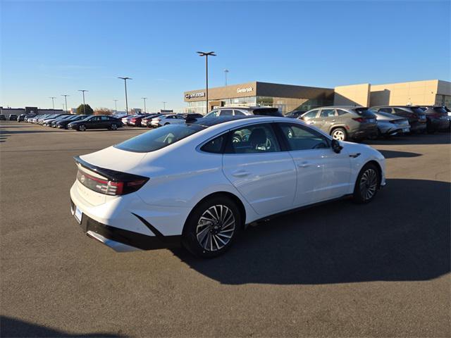 new 2026 Hyundai Sonata Hybrid car, priced at $39,937