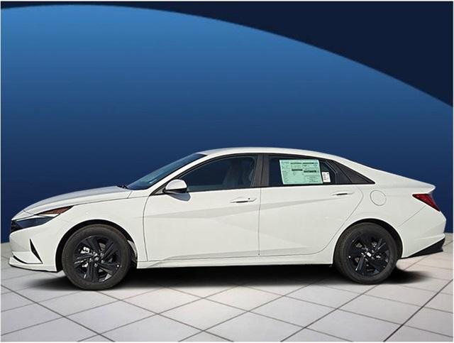 new 2023 Hyundai Elantra HEV car, priced at $26,135