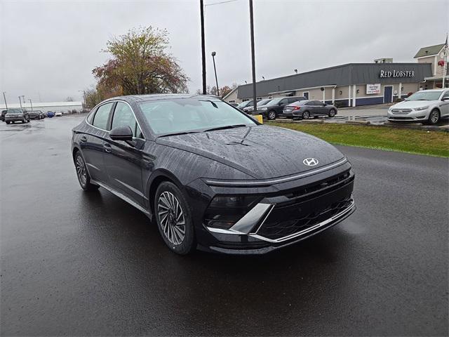 new 2025 Hyundai Sonata Hybrid car, priced at $37,950