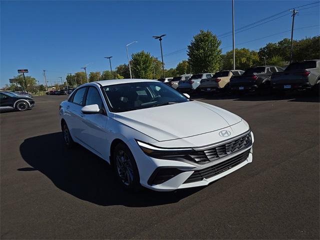 new 2024 Hyundai Elantra car, priced at $25,462