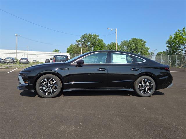new 2025 Hyundai Sonata car, priced at $29,878