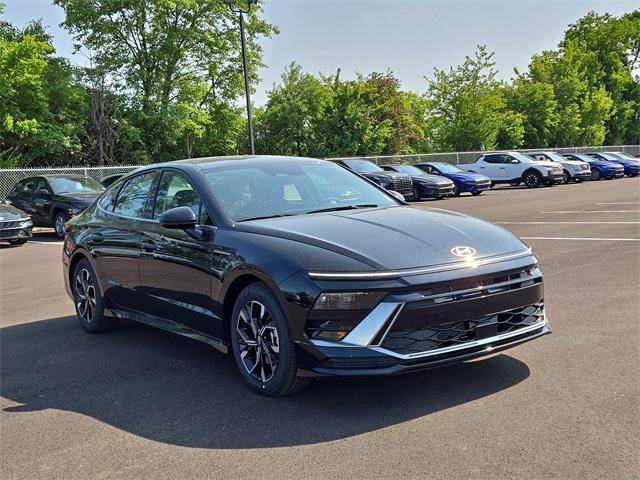new 2025 Hyundai Sonata car, priced at $29,878