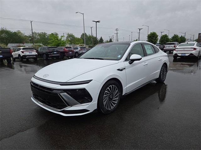 new 2025 Hyundai Sonata Hybrid car, priced at $37,960