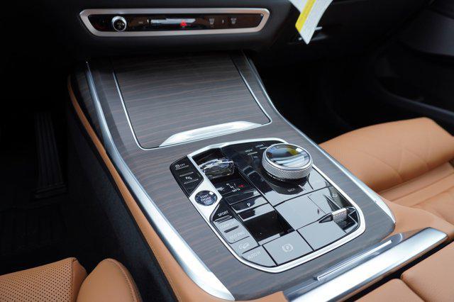 new 2025 BMW X7 car, priced at $95,170