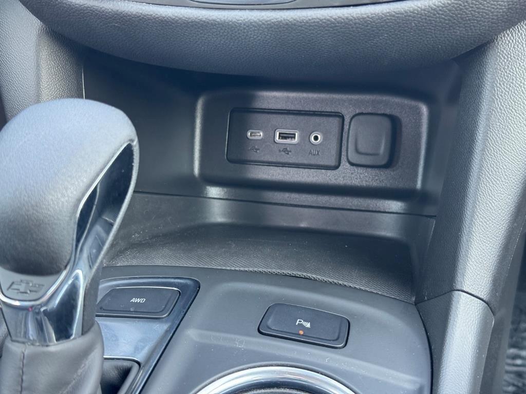 used 2023 Chevrolet Equinox car, priced at $22,944