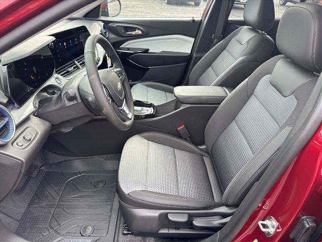 new 2025 Chevrolet Trax car, priced at $25,500
