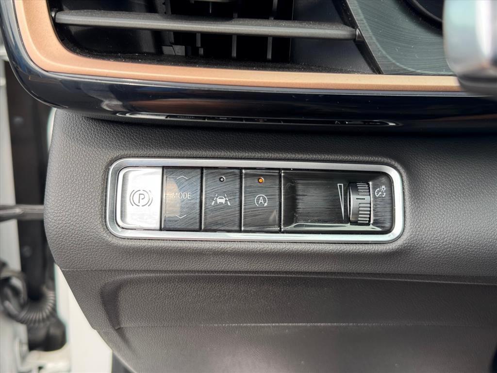 used 2025 Buick Envision car, priced at $33,967
