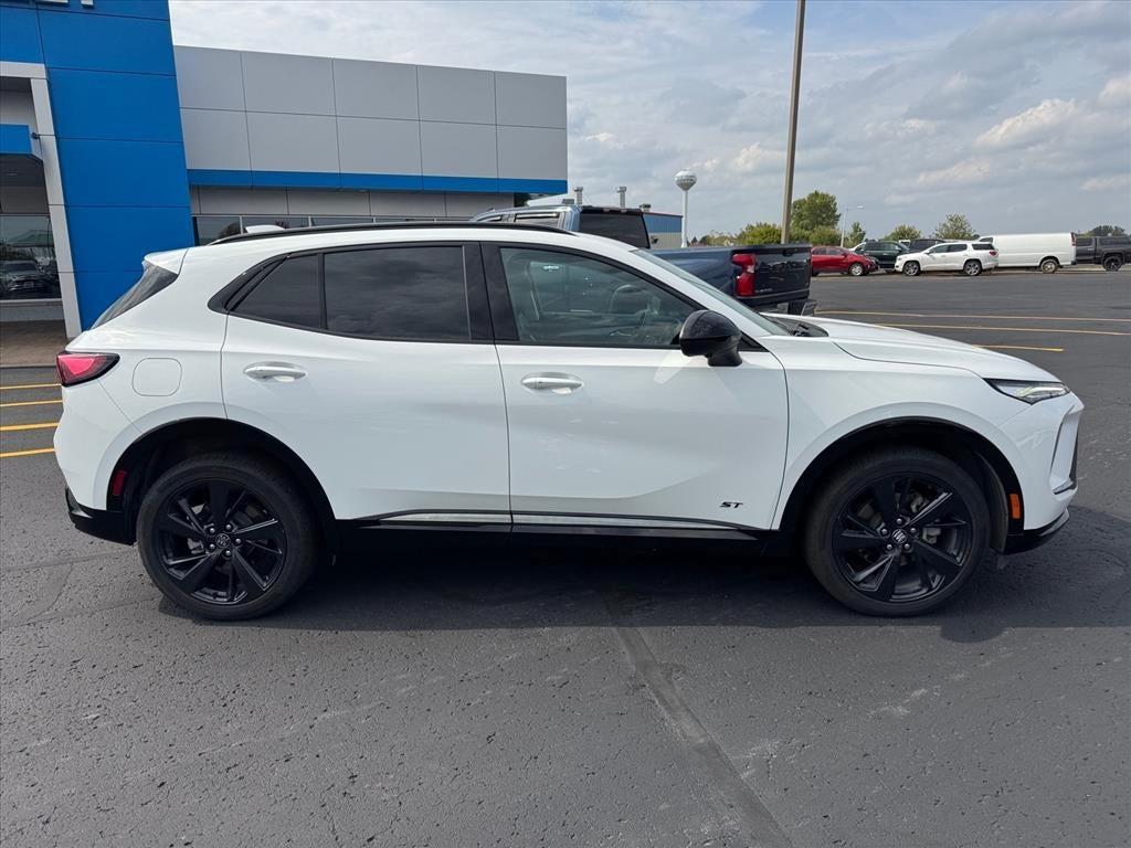 used 2025 Buick Envision car, priced at $33,967