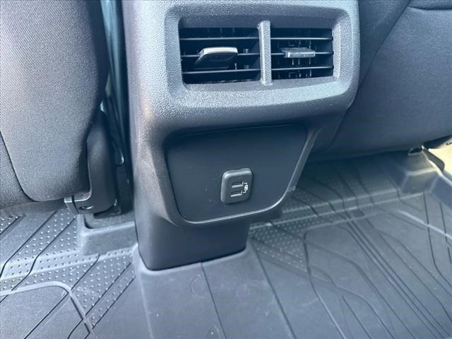 used 2023 Chevrolet Equinox car, priced at $24,641