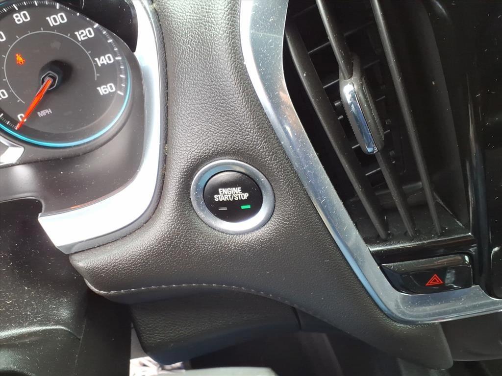 used 2023 Chevrolet Traverse car, priced at $30,802