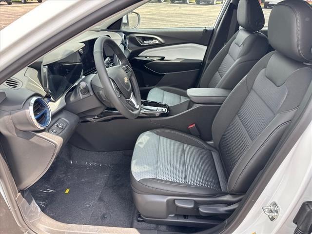 new 2025 Chevrolet Trax car, priced at $25,135