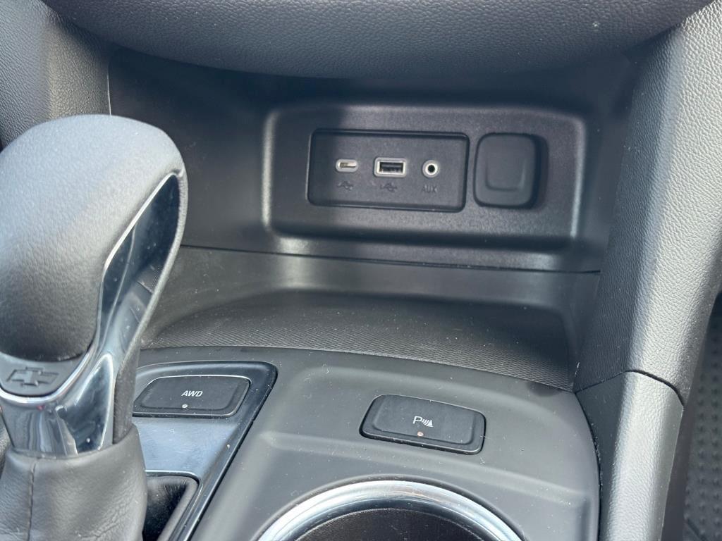 used 2024 Chevrolet Equinox car, priced at $23,991