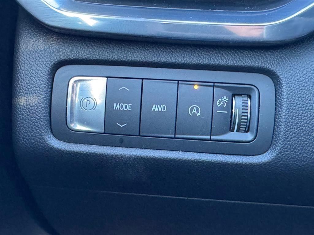 used 2024 GMC Acadia car, priced at $45,876