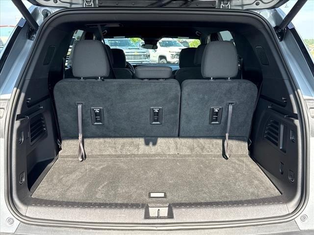 used 2025 Chevrolet Traverse car, priced at $39,966