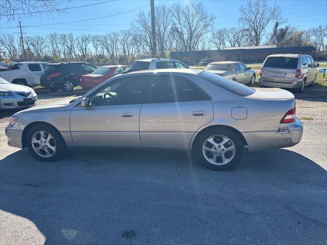 used 2001 Lexus ES 300 car, priced at $3,955