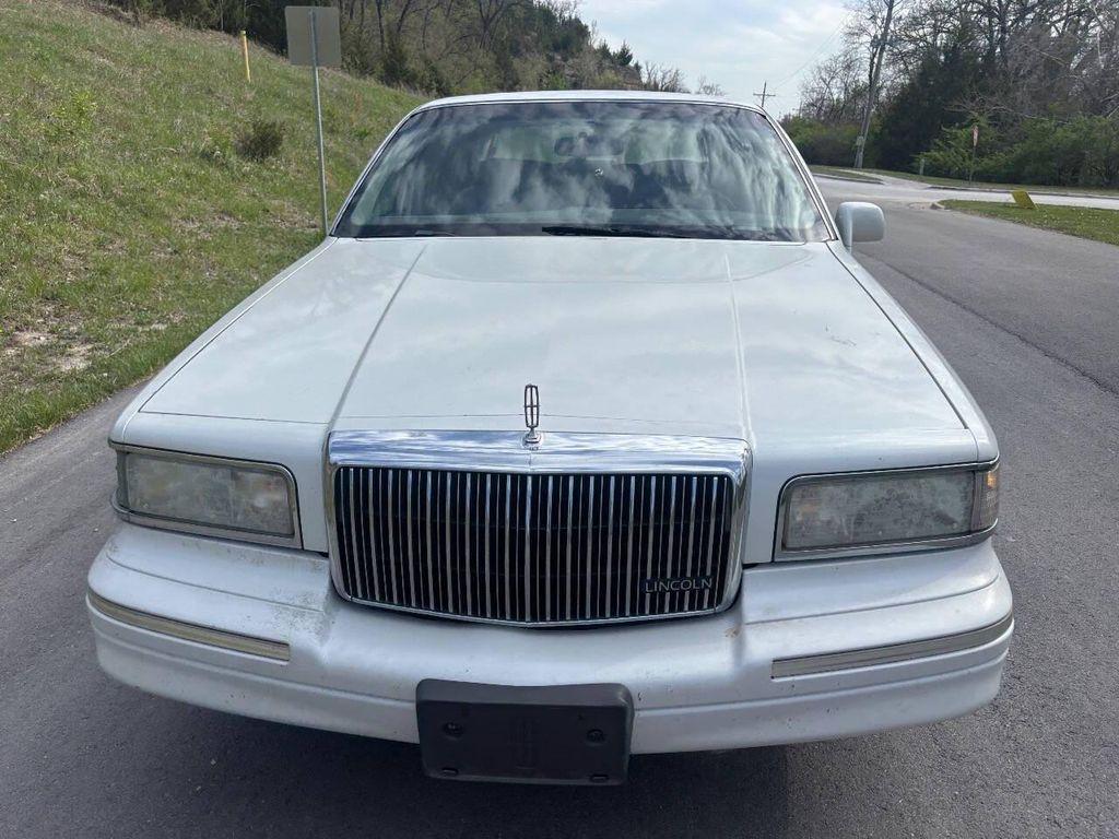 used 1997 Lincoln Town Car car, priced at $2,450